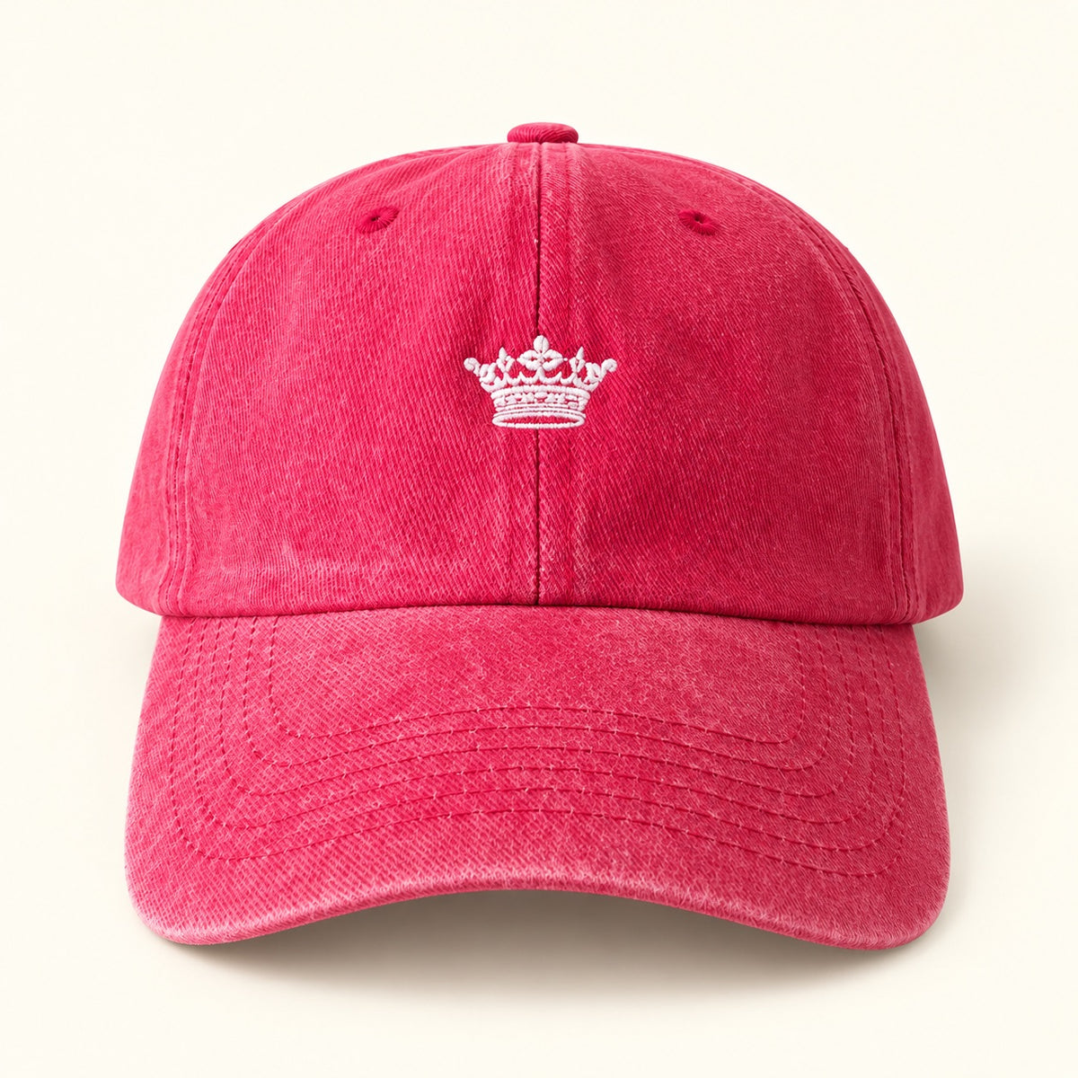 Gorra con corona bordada