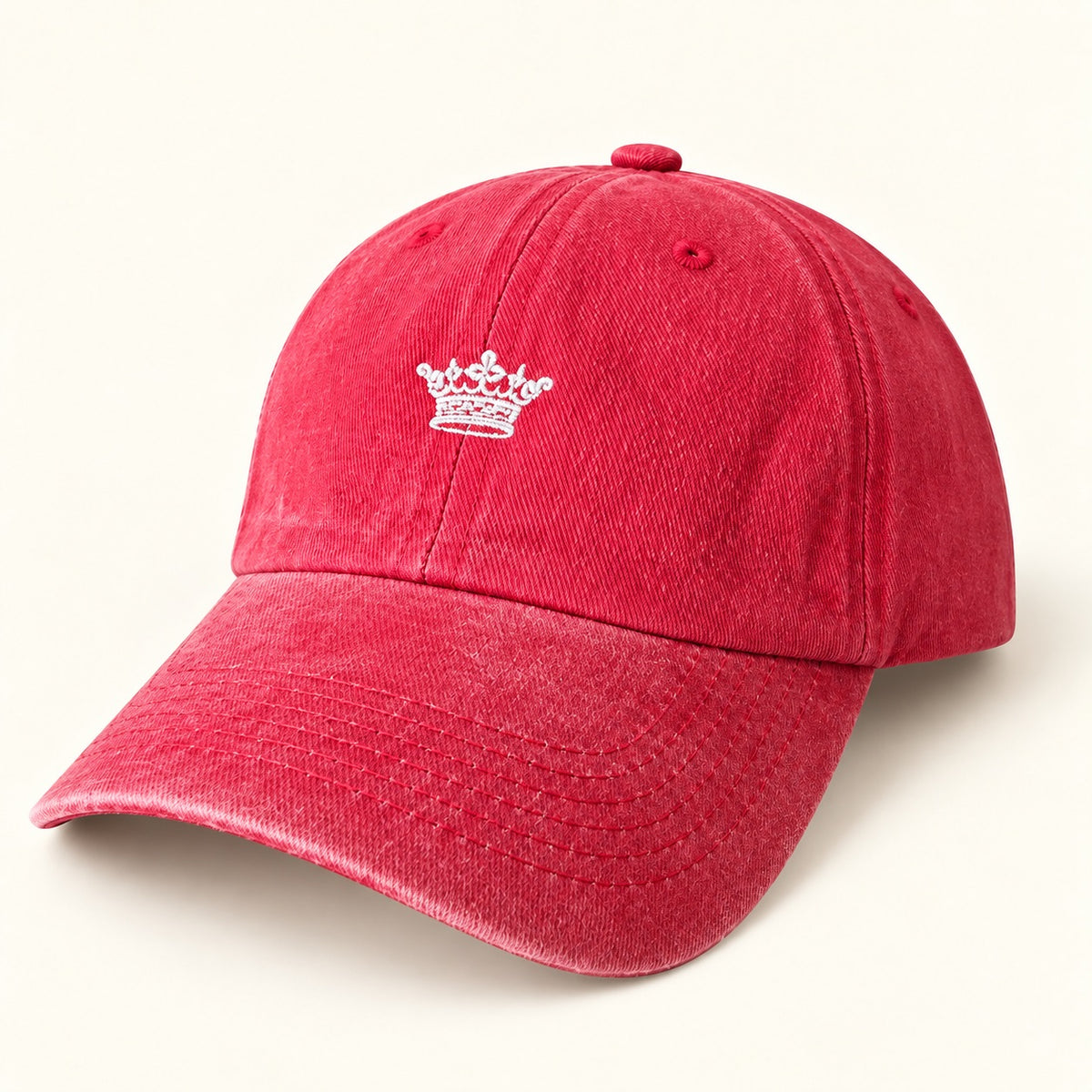Gorra con corona bordada